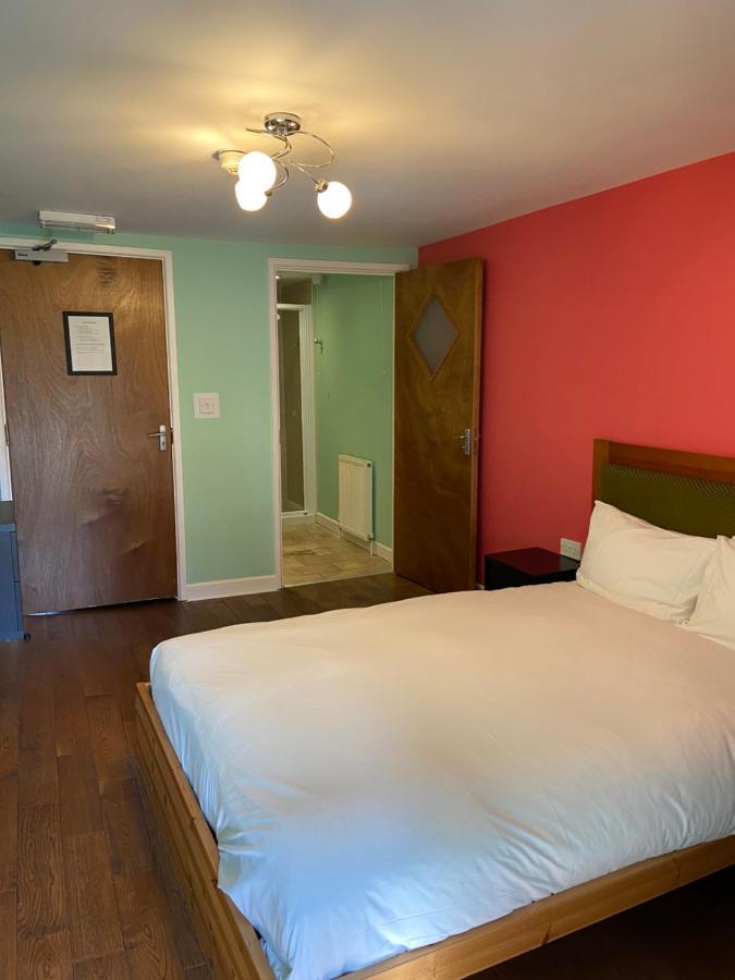 Halfway House Hotel Блекууд Екстериор снимка
